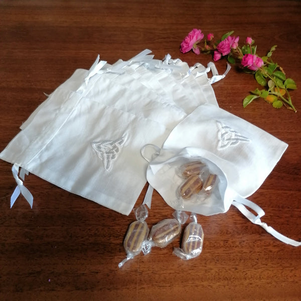 Linen Favour Bag - Embroidered