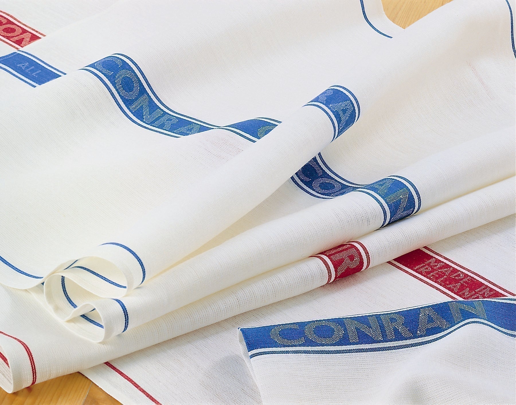 Bar Towel vs Tea Towel: Which is Better? - Ferguson's Irish Linen